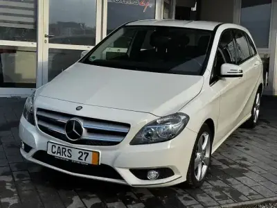 Używany Mercedes B200 156 KM (114 kW) 2013 Biały Minivan