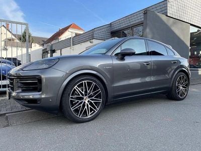 Usata Porsche Cayenne E-Hybrid Coupe 470 CV (345 kW) 2025 Grigio Coupé