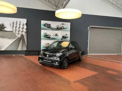 Używany Smart ForFour Prime 90 KM (66 kW) 2018 Czarny Hatchback