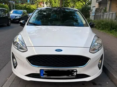 Gebraucht Ford Fiesta 101 PS (74 kW) 2018 Weiß Kleinwagen