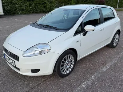 Gebraucht Fiat Punto 95 PS (69 kW) 2009 Weiß Kleinwagen