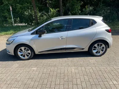 Gebraucht Renault Clio Life 73 PS (53 kW) 2017 Silber Limousine