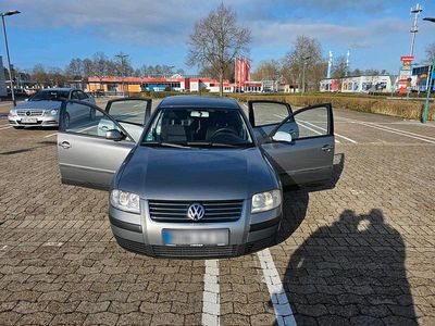 Gebraucht VW Passat 102 PS (75 kW) 2002 Grau Limousine