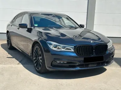 Gebraucht BMW 730 Sport Line 265 PS (194 kW) 2016 Blau Limousine