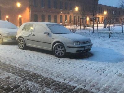 Silber Gebraucht 2004 VW Golf IV Kleinwagen | 1.100 € (Fairer Preis)