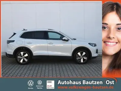 Gebraucht VW Tiguan Elegance 150 PS (110 kW) 2024 Oryxweiß perlmutteffekt SUV
