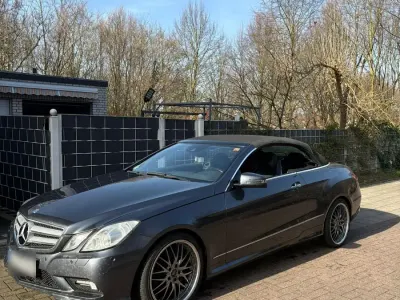 Gebraucht Mercedes E220 170 PS (125 kW) 2011 Grau Cabrio