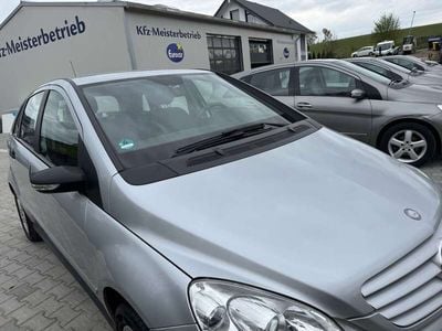Mercedes B200