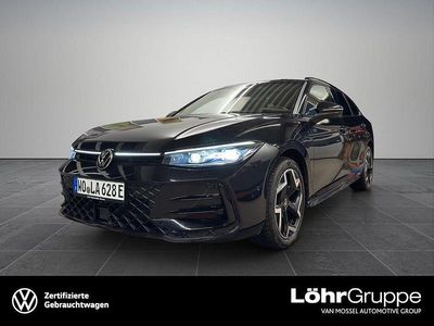 Grenadillschwarz metallic Gebraucht 2024 VW Passat R-line Kombi | 45.490 € (Fairer Preis)