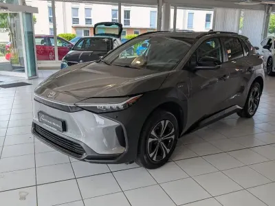 Gebraucht Toyota bZ4X Team 150 kW (204 PS) 2025 Grau SUV