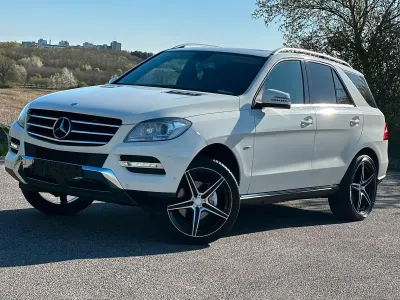 Gebraucht Mercedes ML250 204 PS (150 kW) 2011 Weiß SUV
