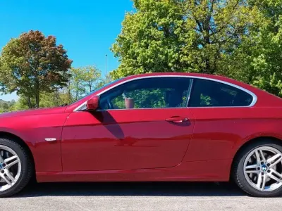 Gebraucht BMW 335 Sport Line 306 PS (225 kW) 2012 Rot Coupé