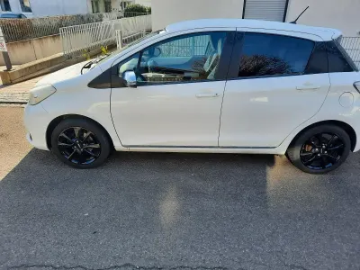 Gebraucht Toyota Yaris Trend 99 PS (72 kW) 2013 Weiß Kleinwagen
