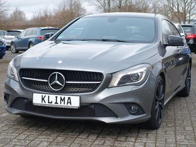 Grau Gebraucht 2015 Mercedes CLA180 Shooting Brake Kombi | 15.490 € (Fairer Preis)