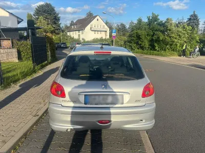 Gebraucht Peugeot 206 108 PS (79 kW) 2003 Silber Kleinwagen