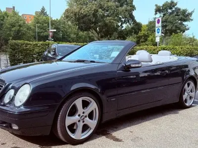 Gebraucht Mercedes CLK230 193 PS (141 kW) 2000 Blau Cabrio