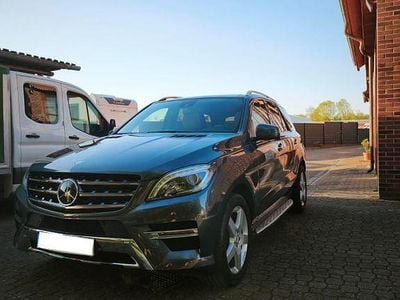 Usata Mercedes ML500 408 CV (300 kW) 2014 Grigio SUV
