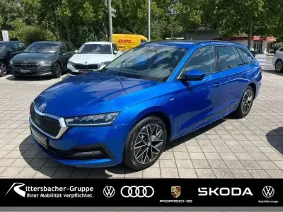 Gebraucht Skoda Octavia Clever 150 PS (110 kW) 2022 Raceblau metallic Kombi