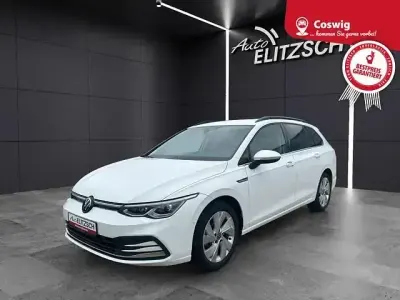 Gebraucht VW Golf VIII Style 131 PS (96 kW) 2022 Pure white Kombi
