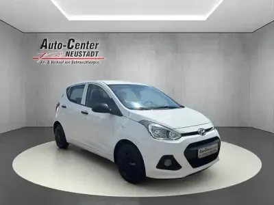 Gebraucht Hyundai i10 Classic 67 PS (49 kW) 2015 Weiß Kleinwagen