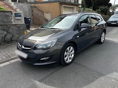 Gebraucht Opel Astra 165 PS (121 kW) 2015 Grau Kombi