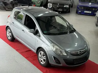 Gebraucht Opel Corsa Satellite 87 PS (63 kW) 2011 Silber Kleinwagen