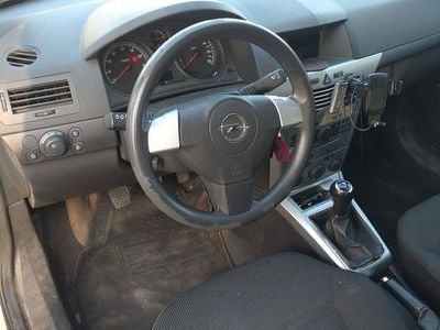 Silber Gebraucht 2009 Opel Astra Edition Limousine | 2.000 € (Guter Preis)