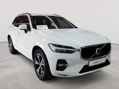 Gebraucht Volvo XC60 Momentum 197 PS (144 kW) 2021 Ice white SUV