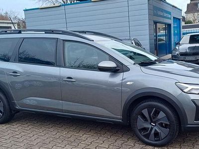 Grau Gebraucht 2024 Dacia Jogger Expression Van / Kleinbus | 18.980 € (Guter Preis)