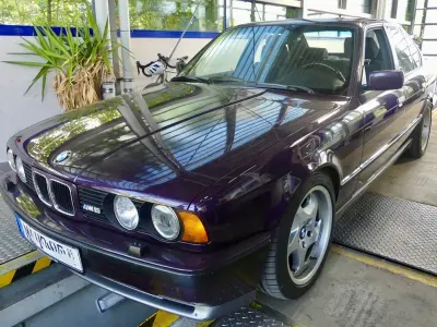 Gebraucht BMW M5 Performance 340 PS (250 kW) 1992 Violett Kombi