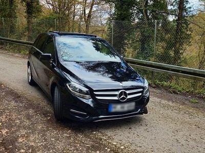 Usata Mercedes B200 136 CV (100 kW) 2017 Nero Monovolume