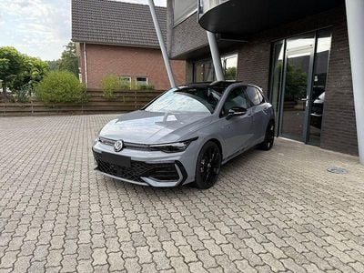 Neu VW Golf VIII Sportline 150 PS (110 kW) 2025 Grau Limousine