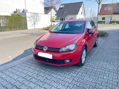 Gebraucht VW Golf VI Team 105 PS (77 kW) 2010 Rot Kleinwagen
