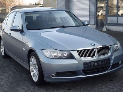 Blau Gebraucht 2005 BMW 325 Sport Line Limousine | 6.600 € (Fairer Preis)