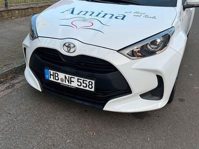 Weiß Gebraucht 2023 Toyota Yaris Limousine | 14.100 € (Fairer Preis)