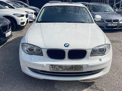 Gebraucht BMW 120 Advantage 177 PS (130 kW) 2011 Weiß Kleinwagen