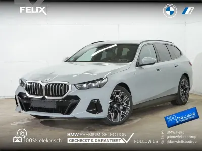 Nuova BMW i5 M Sport 289 kW (394 CV) 2025 Grigio Station wagon