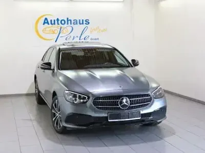 Gebraucht Mercedes E300 194 PS (142 kW) 2022 Grau Limousine