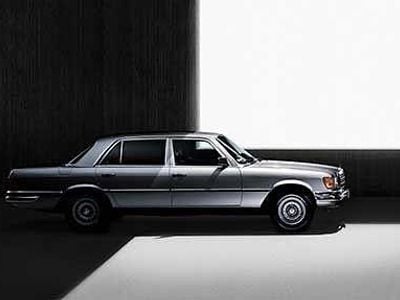 Gebraucht Mercedes 450 218 PS (160 kW) 1977 Silber Limousine