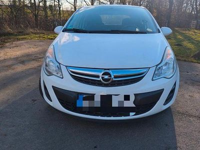 Weiß Gebraucht 2011 Opel Corsa Edition Kleinwagen | 3.900 € (Fairer Preis)