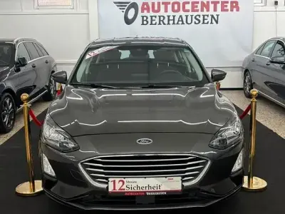 Gebraucht Ford Focus Cool & Connect 125 PS (91 kW) 2021 Grau Limousine