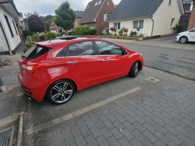 Gebraucht Hyundai i30 Sport 184 PS (135 kW) 2015 Rot Limousine