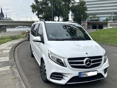 Bergkristallweiß metallic Gebraucht 2018 Mercedes V250 AMG Van / Kleinbus | 35.499 € (Fairer Preis)