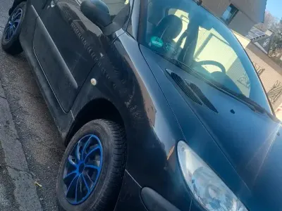 Gebraucht Peugeot 206 66 PS (48 kW) 2005 Schwarz Kleinwagen