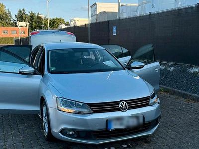 Gebraucht VW Jetta 102 PS (75 kW) 2011 Silber Limousine