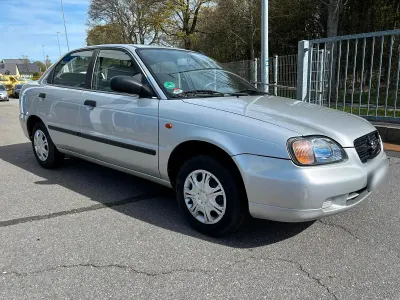 Usata Suzuki Baleno 86 CV (63 kW) 1999 Argento Berlina