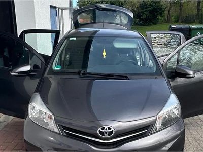 Gebraucht Toyota Yaris 2014 Grau Kleinwagen