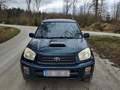 Grün Gebraucht 2003 Toyota RAV4 SUV | 3.300 € (Etwas zu teuer)