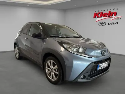 Gebraucht Toyota Aygo X Team 72 PS (52 kW) 2024 Grau SUV