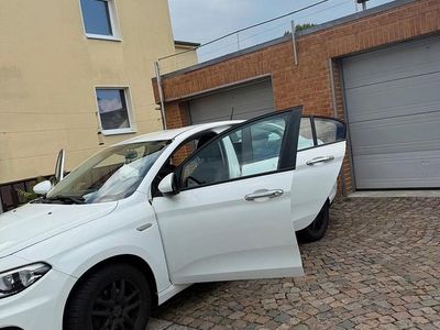 Gebraucht Fiat Tipo 95 PS (69 kW) 2019 Weiß Limousine